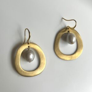 Fresh Water Pearl (Grey with Brass Frame)